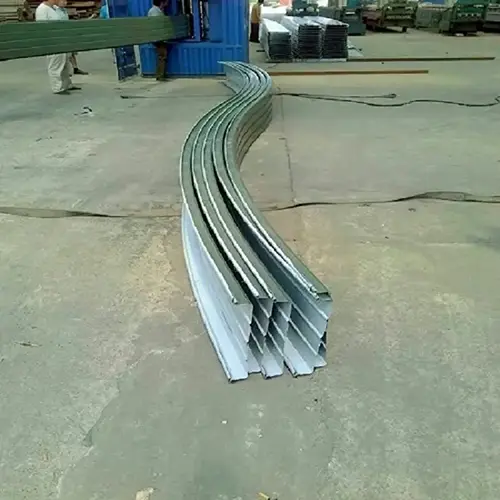 Alu-Mg-Mn Íves tetőfedő panelek
